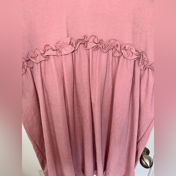 Oversized Ruffle Blouse - Picture 2 of 4